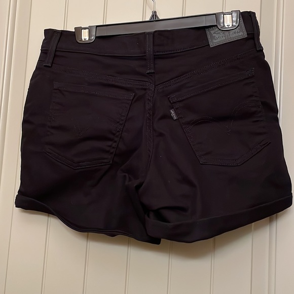 NWOT Never Worn Black Levi’s Shorts - Picture 3 of 5